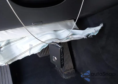 2019 Volvo Xc60 T5 Momentum z USA, uszkodzony, nr VIN LYV102RK1KB177988